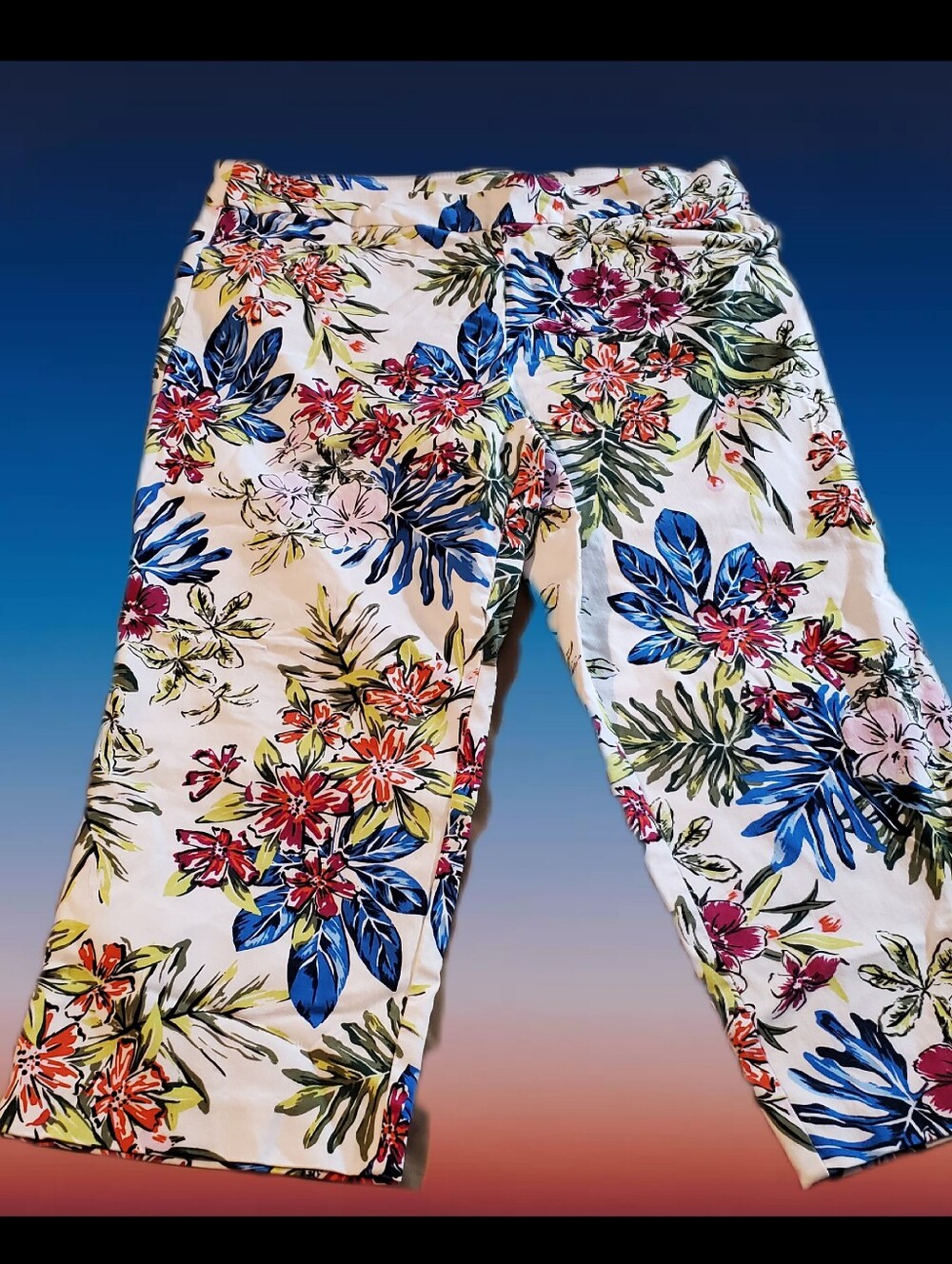 White Tropical Floral Capri By Time And Tru